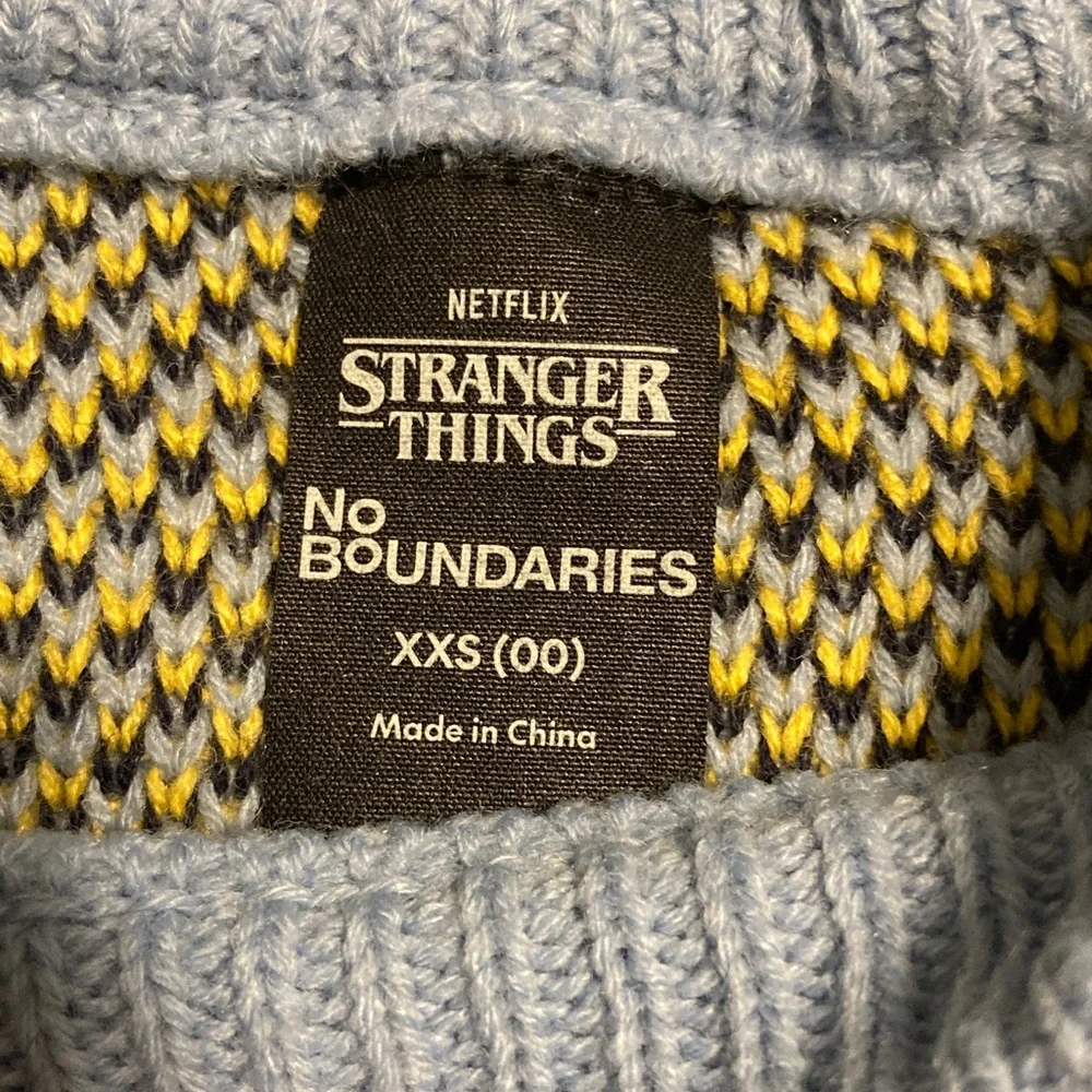 Stranger Things Light Blue Sweater with Scottie Dog Pattern XXS - XS - S - NEW - Picture 10 of 11